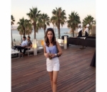 Menikmati Keindahan Pantai