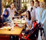  Berkumpul Bersama Keluarga