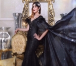 Berbalut Gaun Hitam