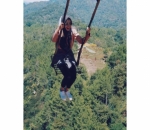 Zaskia Bermain Ayunan