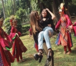 Keakraban Prilly dan Amanda