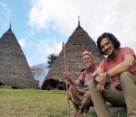 Bersama Penduduk Lokal