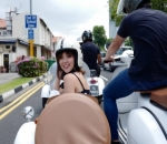 Jalan-Jalan dengan Vespa