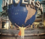 Lepaskan Penat, Aming Kunjungi Universal Studios