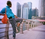 Aming Tampil Nyentrik di Singapura