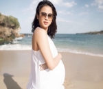 Acha Septriasa Lakukan Maternity Shoot