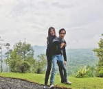 Kim dan Edward Hobi Traveling