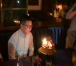 David Herbowo Meniup Lilin Kue Ulang Tahun