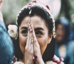 Sakral dan Khidmatnya Acara Siraman Vicky Shu