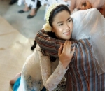  Vicky Shu Jalani Prosesi Sungkeman