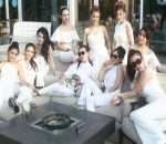 Perfect II Terdiri dari Wanita Cantik