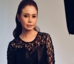 Rossa dalam Balutan Dress Hitam Elegan