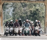 Ditto Touring dengan Vespa