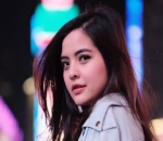 Cantiknya Tasya Kamila dalam Balutan Jeans