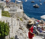 Nikita Willy & Indra Priawan Jalan-Jalan di Pantai