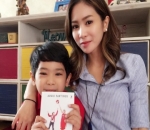 Bunga Zainal Curahkan Kasih untuk Anak