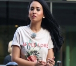 Kecenya Gaya Ayushita Saat Pemotretan