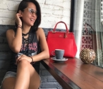 Lala Karmela Santai Nikmati Liburan