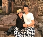 Pose Cantik Vicky Shu Saat Bulan Madu