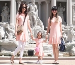 Thalia Nikmati Liburannya dengan Gembira