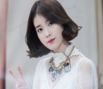 IU - Tampilkan Nuansa Lebih Dewasa dengan Rambut Pendek