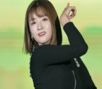 Bomi A Pink - Rambut Pendek Bukan Jadi Penghalang