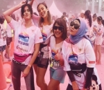 Aksi Pamela Bowie Bersama Sahabat