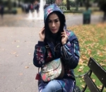 Iis Dahlia Jalan-Jalan di Taman London