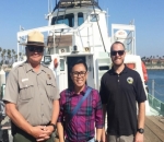 Eko Patrio Berfoto Bersama Warga Lokal