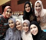 Kebersamaan Laudya Cynthia Bella & Sahabat