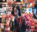  Gaya Klasik Alika Saat 'Belanja'