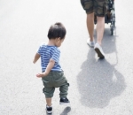 Gaya Lucu Dia Sekala Bumi