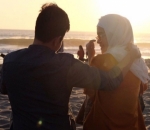 Haykal Kamil & Tantri Namirah Nikmati Sunset