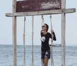 Erica Putri Tirukan Gaya Sang Adik