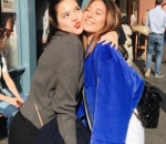  Shaloom Razade Bersama Teman-Temannya