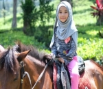  Anak-Anak Senang Naik Kuda
