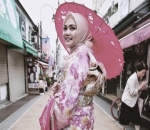 Rina Nose Keliling Dunia