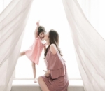 Aleena Pintar Berpose