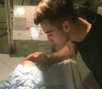 Kebahagiaan Stefan William Sambut Anak Pertama