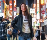 Paduan Busana Aurelie Moeremans