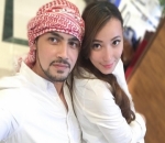 Liburan Religi Asmirandah & Jonas Rivanno