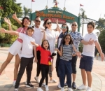 Mona Ratuliu Liburan ke Disneyland
