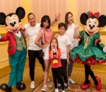  Berfoto dengan Karakter Disney