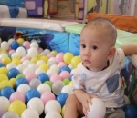  Baby James Senang di Taman Bermain