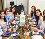 Pesta Bernuansa Biru