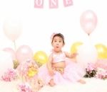 Seraphina Bersama Kue Ulang Tahunnya