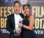 Ernest Prakasa Rayakan Kemenangan