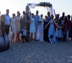  Pesta Meriah Bersama Keluarga Terdekat