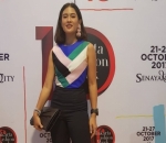 Gaya Busana Dian Sastro