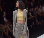  Mikha Tambayong dalam Balutan Luna Habit